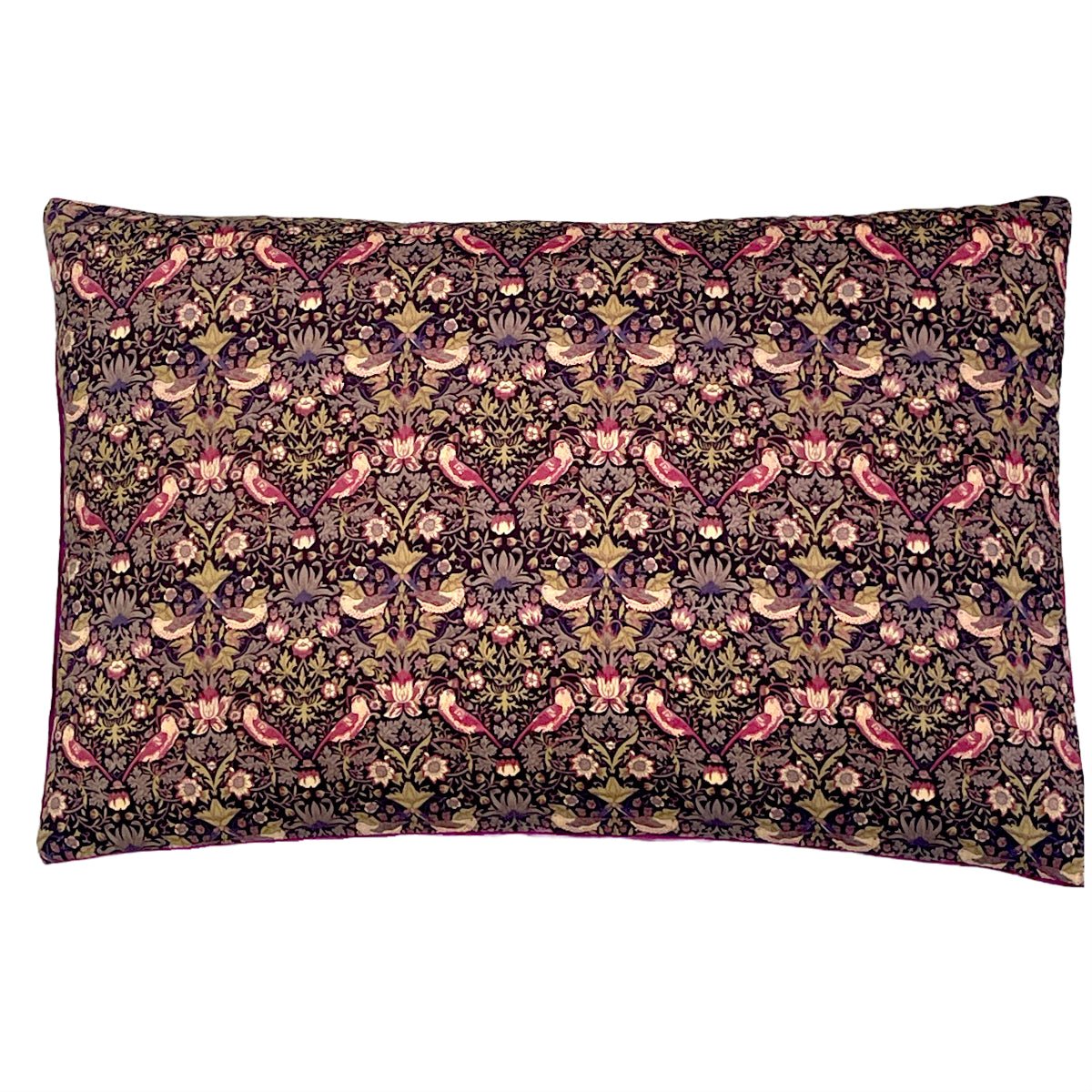 Designerpuder fra Liberty Art Fabric, Strawberry Thief - Plum & Moss 50 x 30 cm - Grønlykke.com